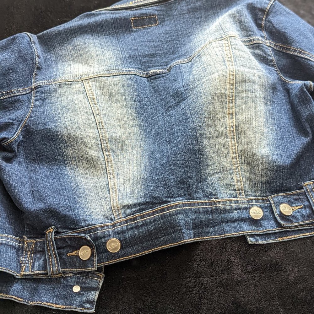 Jean Jacket - Picture 2 of 3